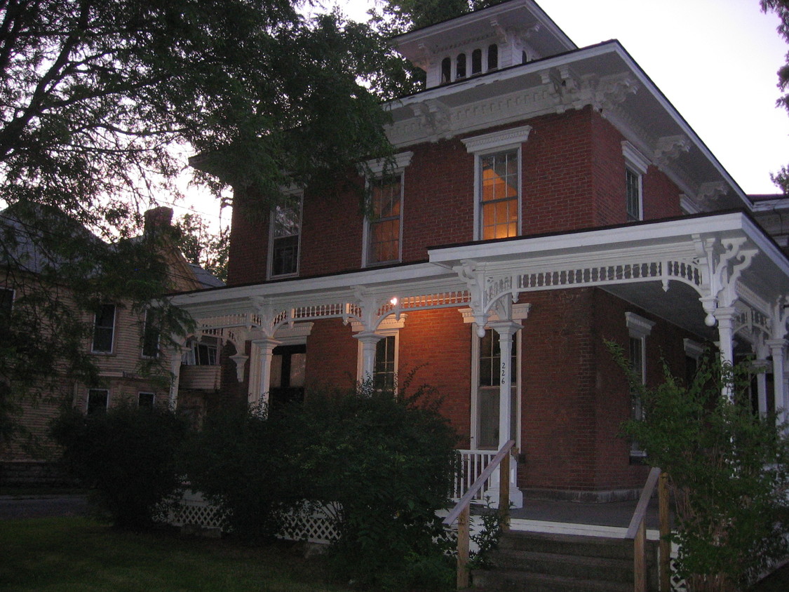 Foto principal - 226 Fall St