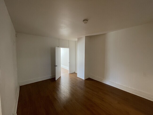 Living room - 1157 Wisconsin St