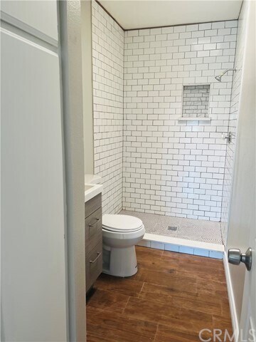 Foto del edificio - 424 E 17th St