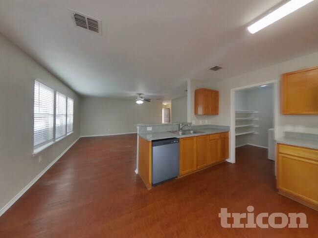 Foto del edificio - 2057 Wildwood Dr