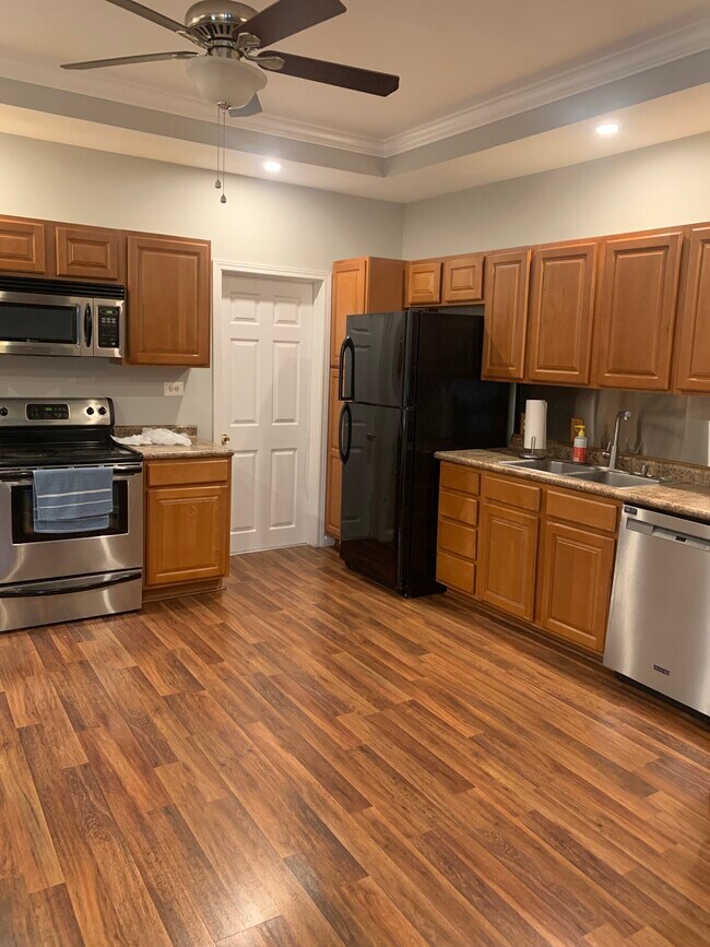 Foto del edificio - 3222 Mable Ave