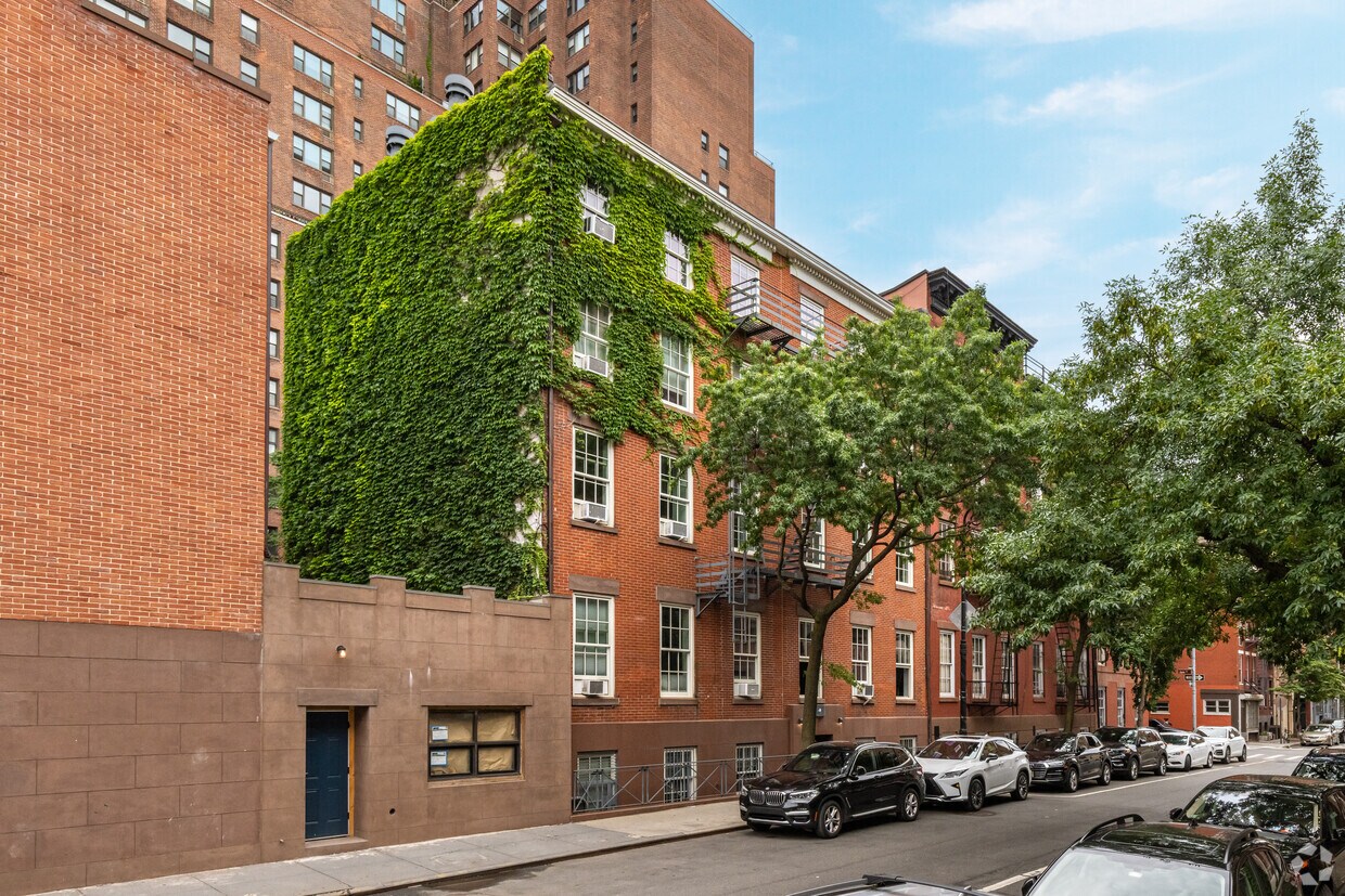 Foto principal - 815 Greenwich St