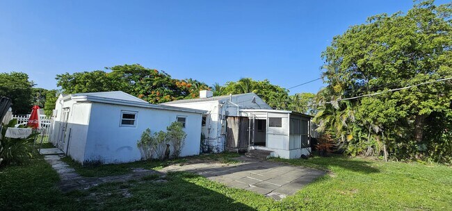 Foto del edificio - 1820 Roosevelt St