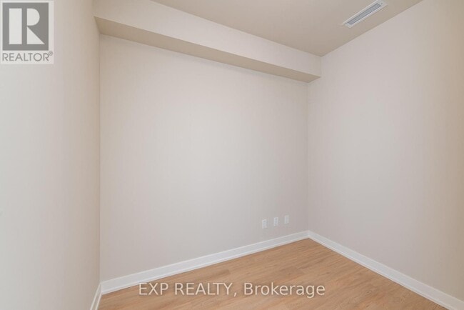 Building Photo - 10 Deerlick Ct
