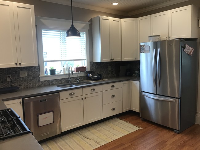 Kitchen - Graduate Student Farmhouse at UIUC