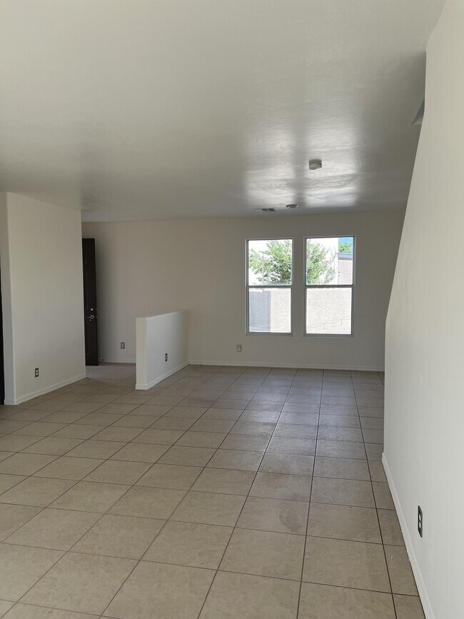 Foto del edificio - 8935 N Wild Eagle Ave