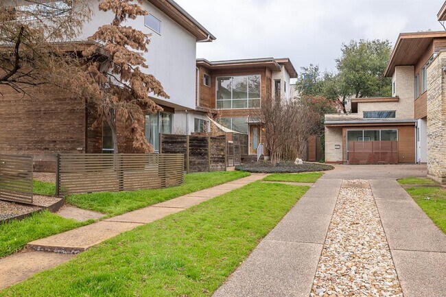 Foto del edificio - 4011 Lewis Ln