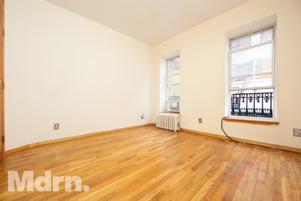 Primary Photo - 32 E 61st St