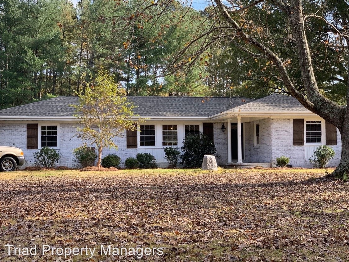 Primary Photo - 3 br, 2 bath House - 6910 Bronco Lane