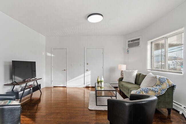 Building Photo - 44 Dana St