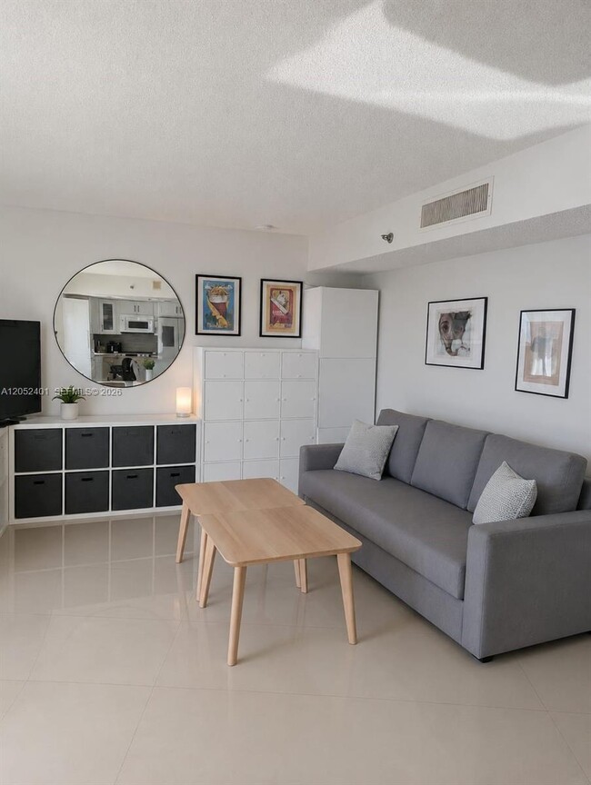 Foto del edificio - 6830 Indian Creek Dr