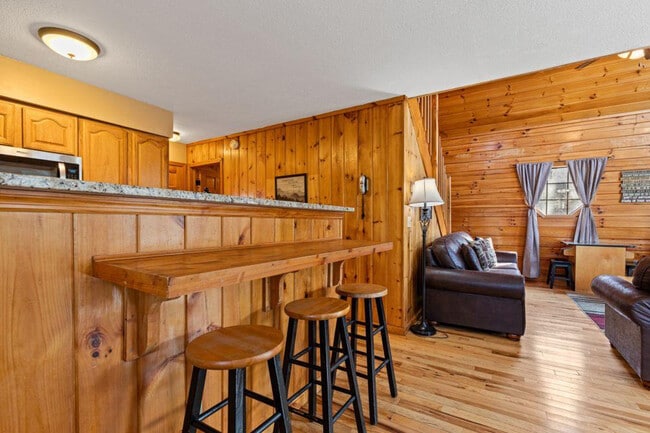Building Photo - 1652 Raccoon Den Way