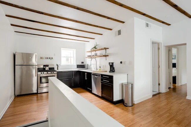 Foto del edificio - 2024 Webster St
