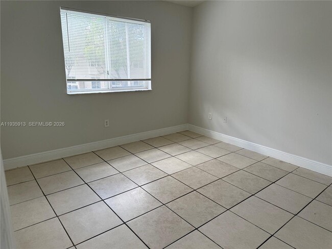 Foto del edificio - 2920 SE 13th Rd