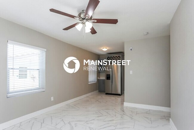 Building Photo - 4 Bedroom Pet-Friendly Home in TAMPA, FL with Main Street Renewal