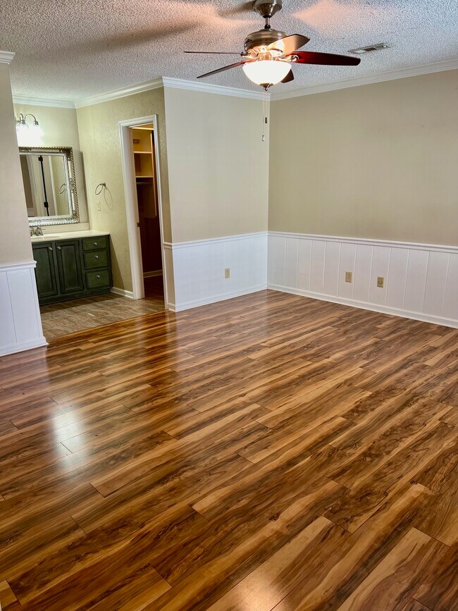 Foto del edificio - 8501 Islandic St