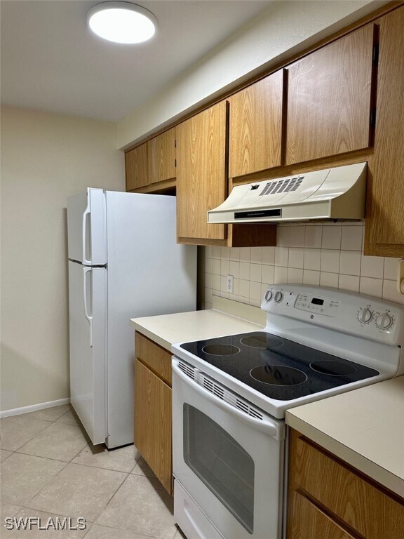 Building Photo - 13115 Feather Sound Dr