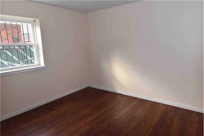 Foto del edificio - 549 N Railroad Ave