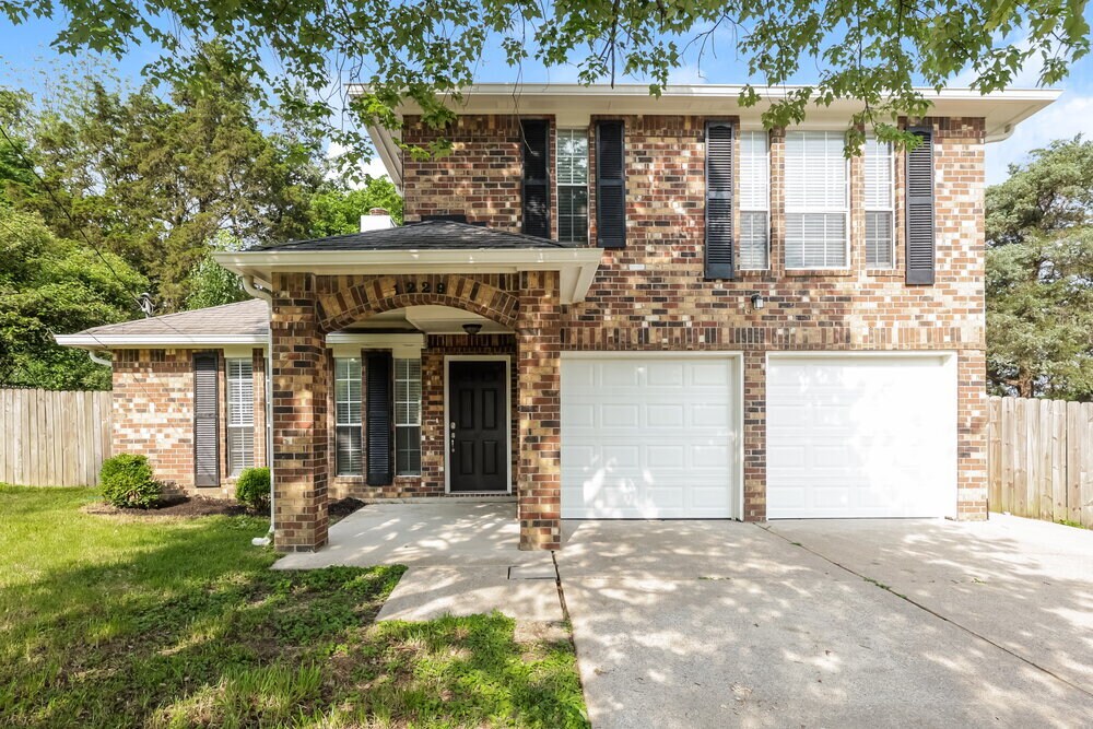 Foto principal - 1229 Jacksons View Rd