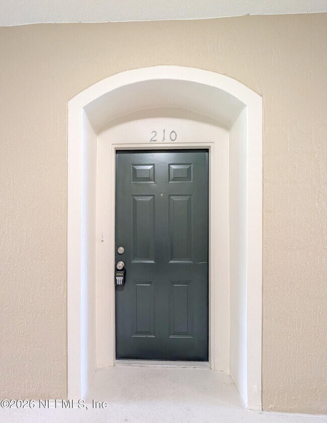 Foto del edificio - 7990 Baymeadows Cir E