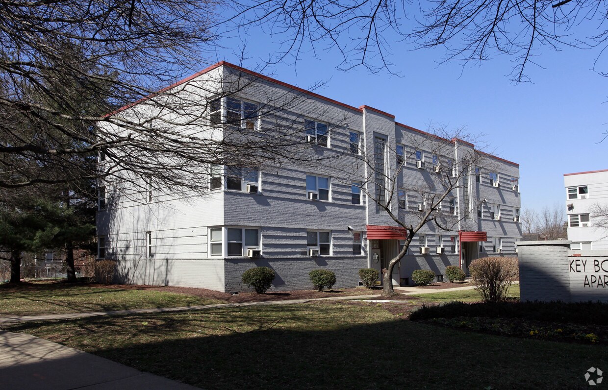 Key Boulevard Apartments in Arlington, VA