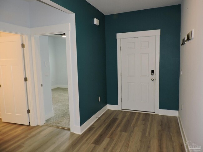 Building Photo - 10696 Davenport Lp