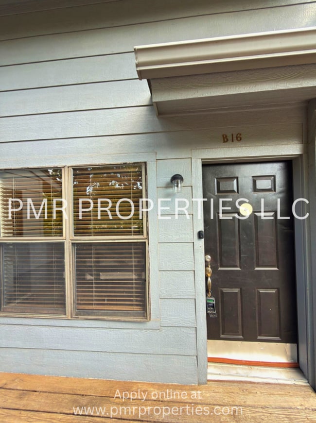 Building Photo - 2802 NE 9th St