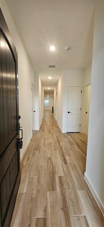 Building Photo - 8411 Bay Oaks Dr
