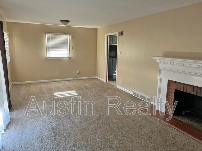 Building Photo - 1315 St Bernadette Ln