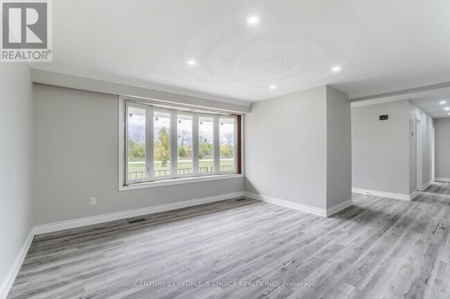 Photo du bâtiment - 643 S Townline Rd