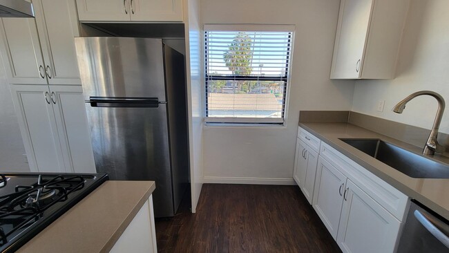 Building Photo - 1 bed, 1 bath - Point Loma