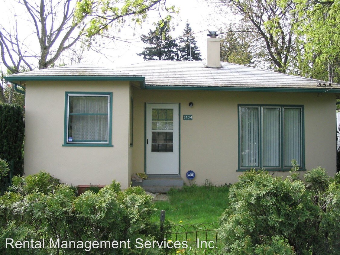 Primary Photo - 6134 SE Henderson St