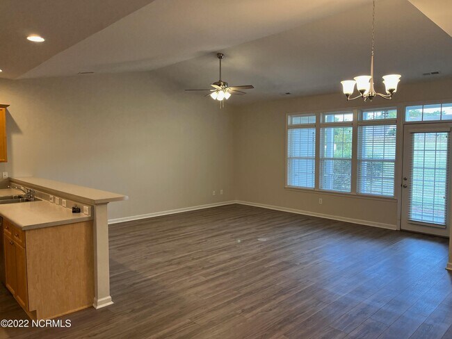 Foto del edificio - 5118 Elton Dr SE
