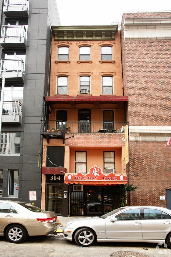 Primary Photo - 314 W 52nd St