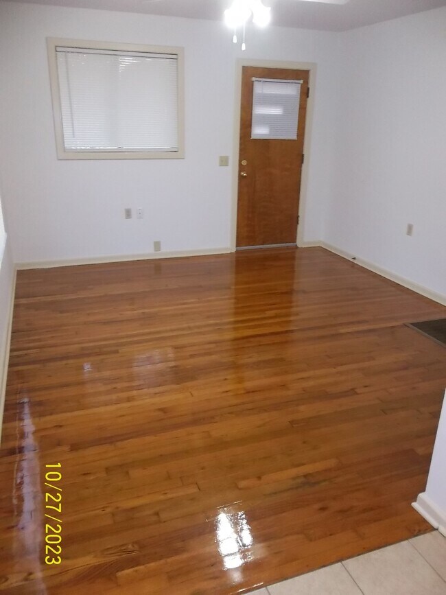 Sala de estar - 431 E 19th St