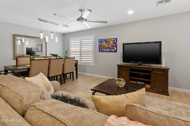 Foto del edificio - 3110 W Maya Way