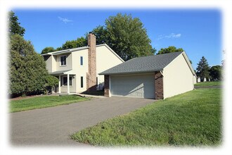 Building Photo - 9358 Ranchview Ln N