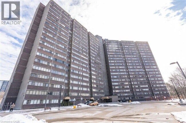 Building Photo - 11 Wincott Dr