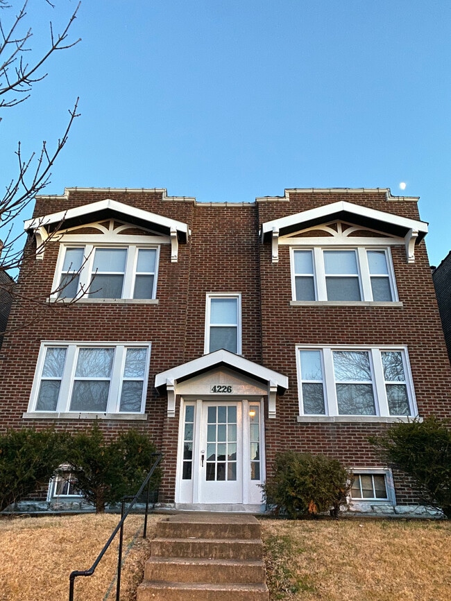 Building Photo - 4226 Dewey Ave