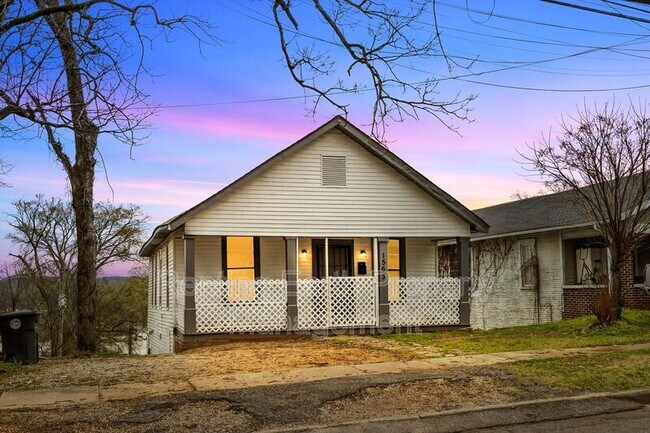 Building Photo - 1563 Martin Ave