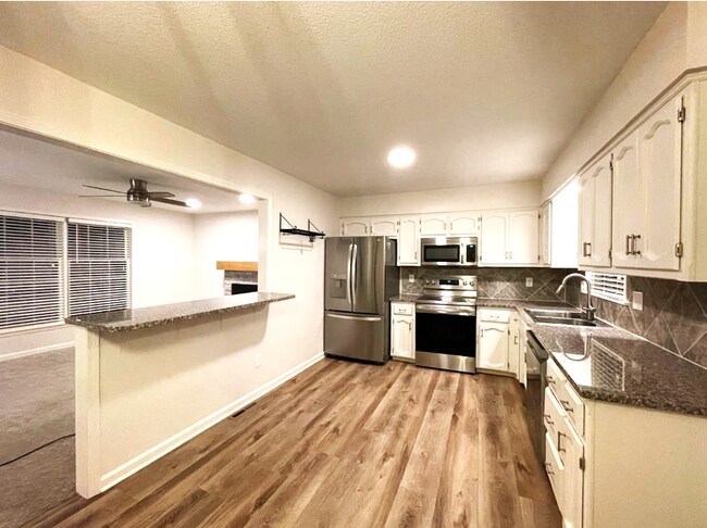 Foto del edificio - 10824 N Campbell St