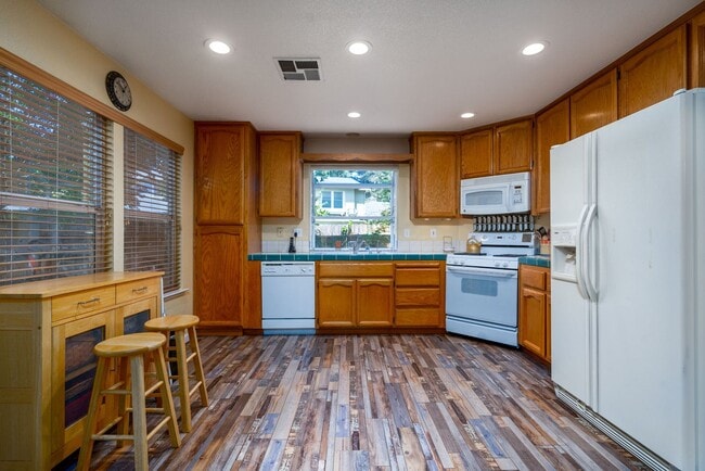 Foto del edificio - 2277 Halsey Cir