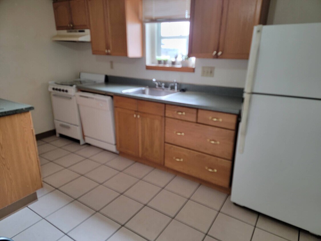 Primary Photo - 1632-1611 11th Ave