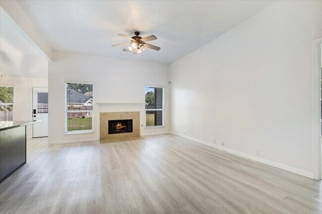 Foto del edificio - 29927 Sunwillow Creek Dr