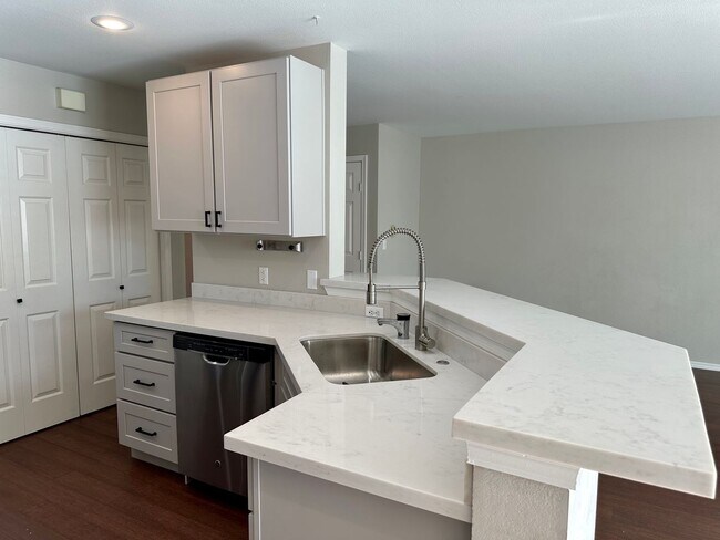 Building Photo - Canyonwood Townhouse ~ Bothell