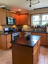 Building Photo - 401 Wassona Dr