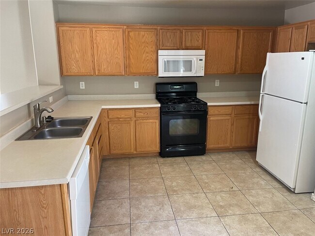 Foto del edificio - 951 Cantabria Heights Ave