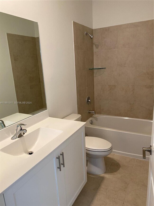 Foto del edificio - 316 NE 208th Terrace