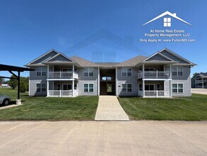 Building Photo - 301 E St Eunice Rd