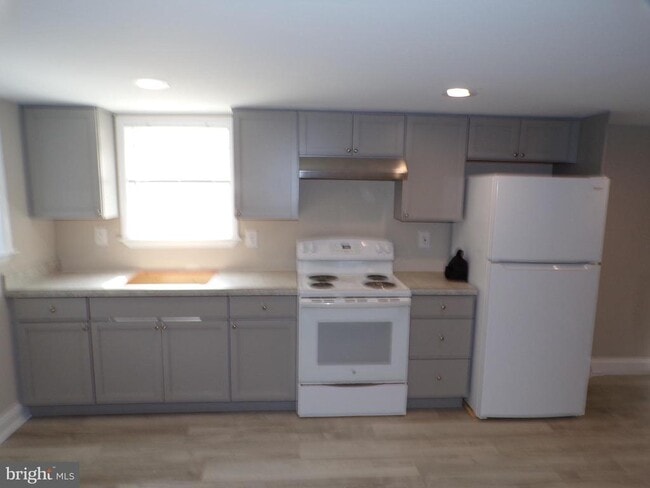 Building Photo - 2452 Hopewell Rd
